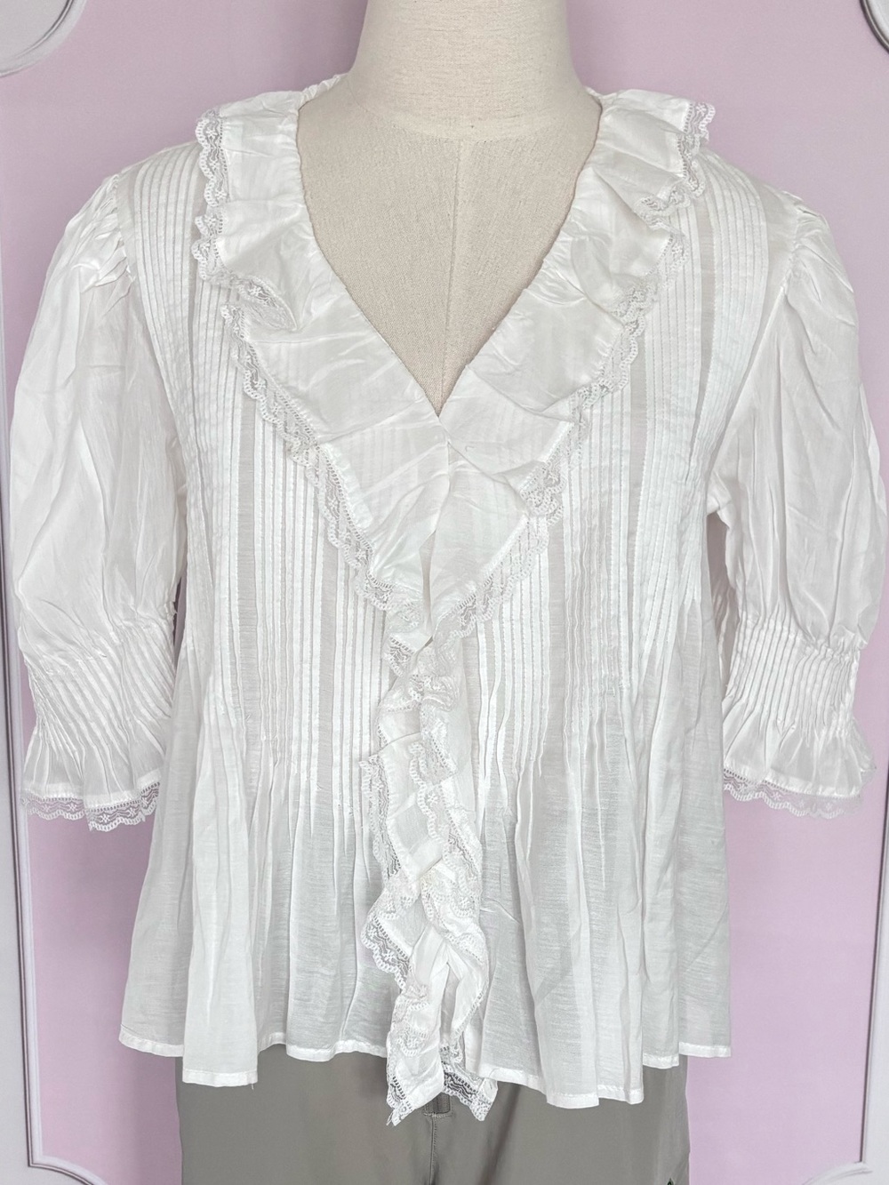 MUSE Romantic Ivory Elbow-Length Puffy Sleeves Lace Ruffle Front Blouse--NWT--M